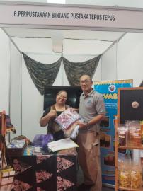 Hari Terakhir Festival Literasi Dispussip 2025, Panewu Tepus Sambangi Stand Bintang Pustaka